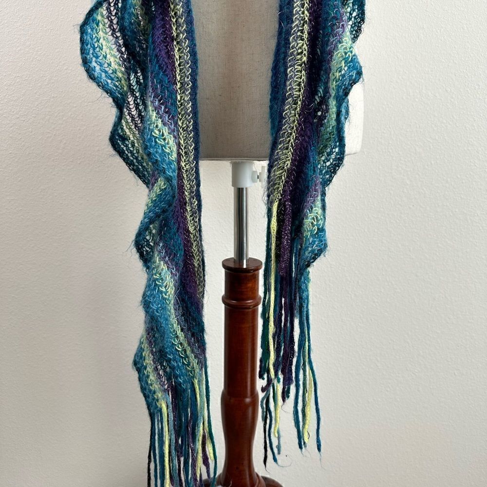 EUC Unbranded Women’s Knitted Scarf - Picture 3 of 5